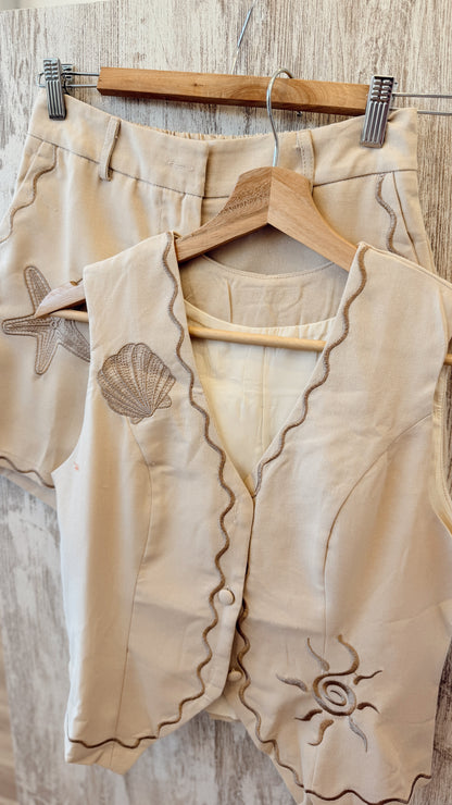 Conjunto Colete + Calção Efeito Linho c/bordados