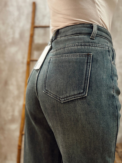 Calça modelo wide leg c/pêlo interior - Mochy