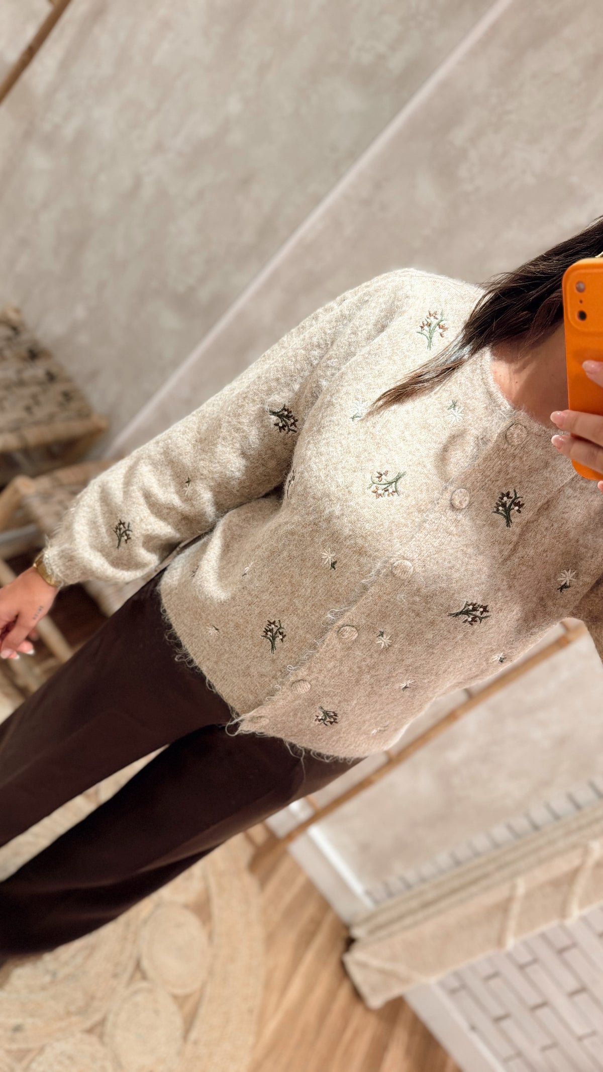 Cardigan Bordado com Botões Forrados