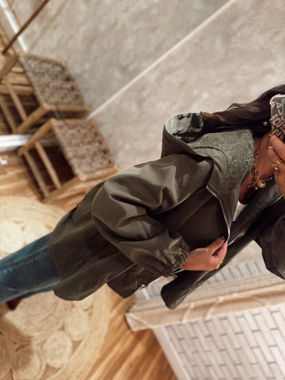 Chaqueta estilo gabardina con encaje - Verde