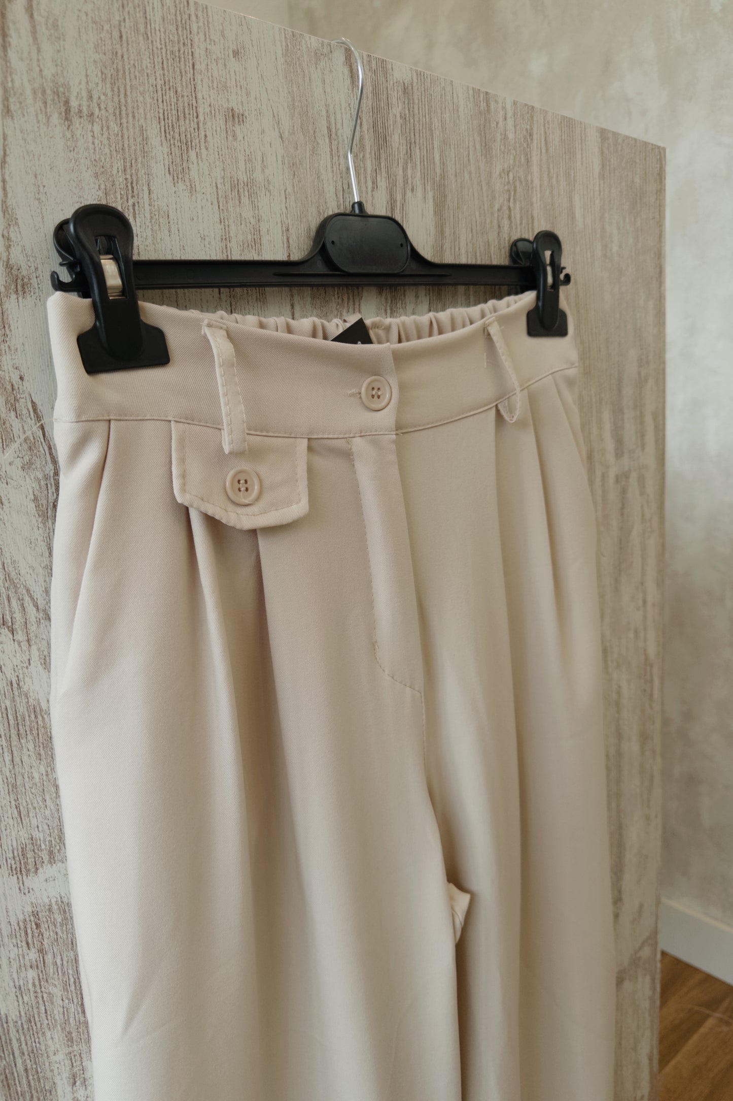 Pantalones palazzo de corte fluido