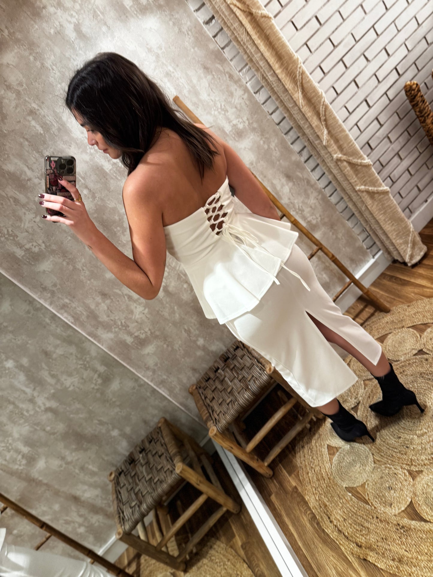 Vestido midi con volantes
