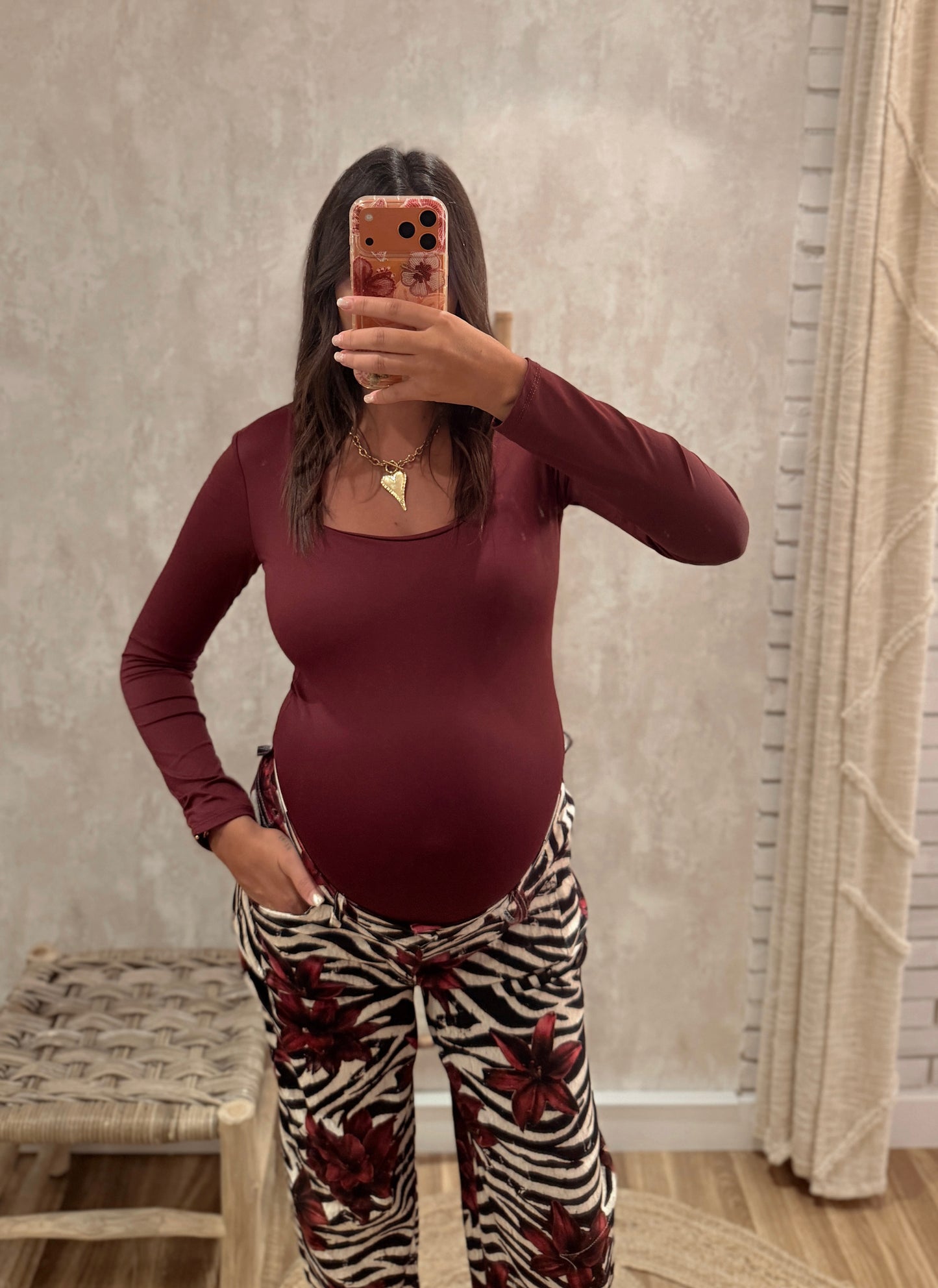 Body manga comprida em licra c/decote quadrado