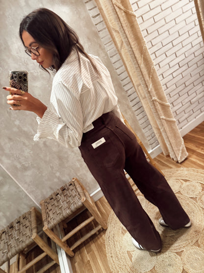 Jeans modelo balloon - castanhas
