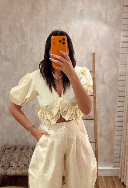 Top em linho c/folhos - Mochy