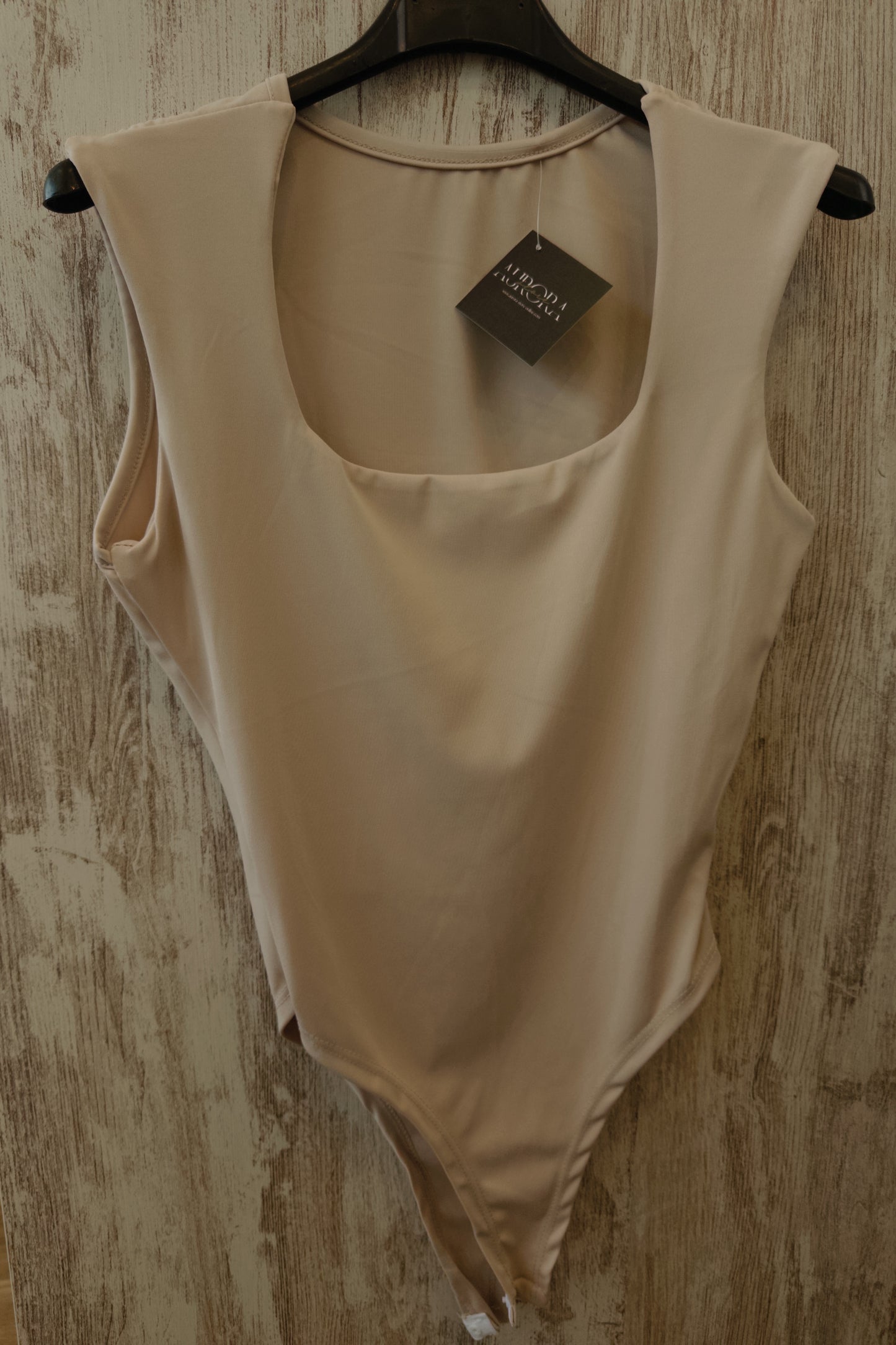 Body de lycra con escote cuadrado