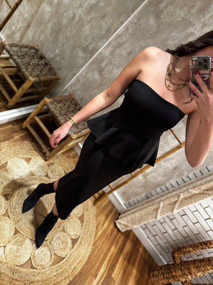 Vestido midi con volantes