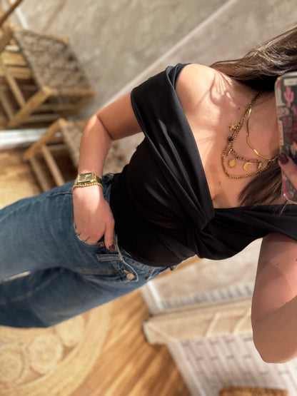 Body de lycra con detalle en el escote