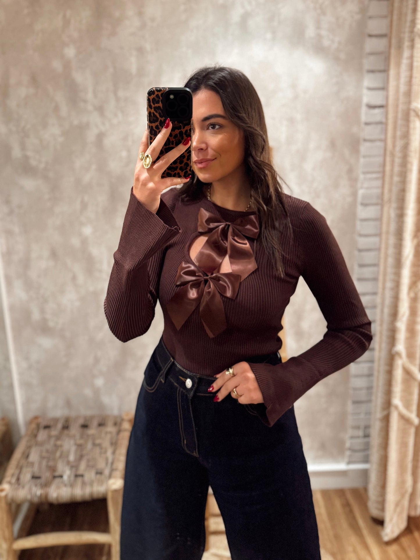 Body em malha canelada com detalhe de lacinhos removíveis