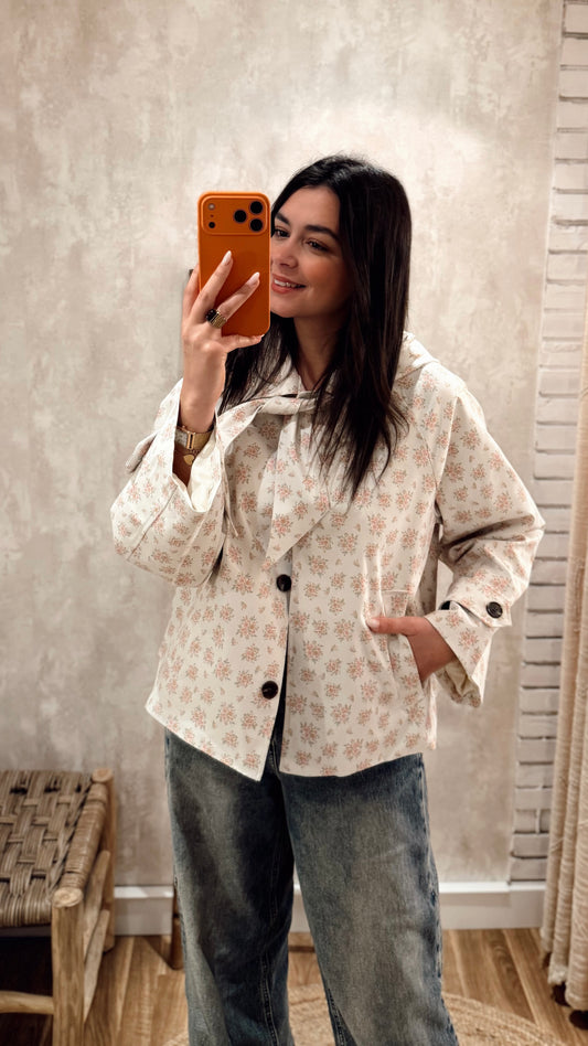 Casaco impermeável com padrão floral