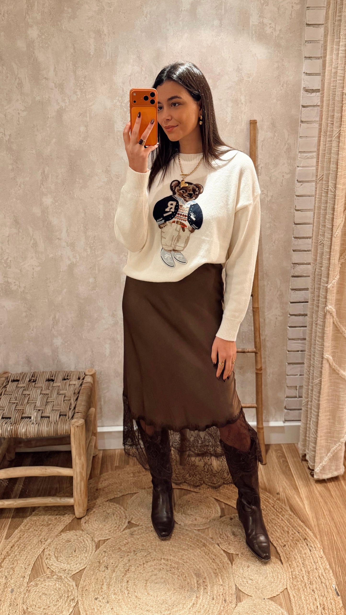 Saia acetinada c/ renda