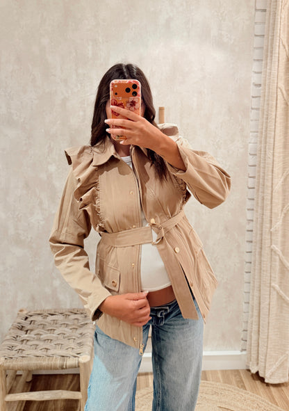 Gabardine com Folhos e Cinto