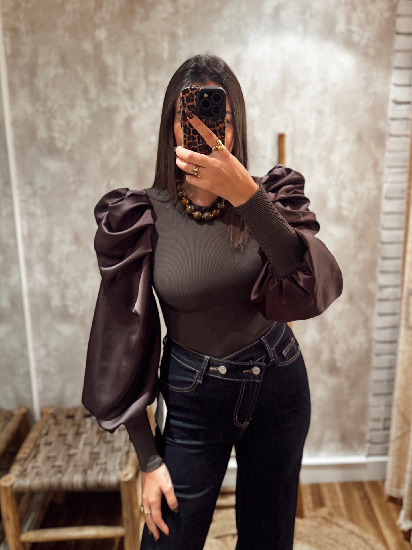 Blusa c/mangas em tecido acetinado