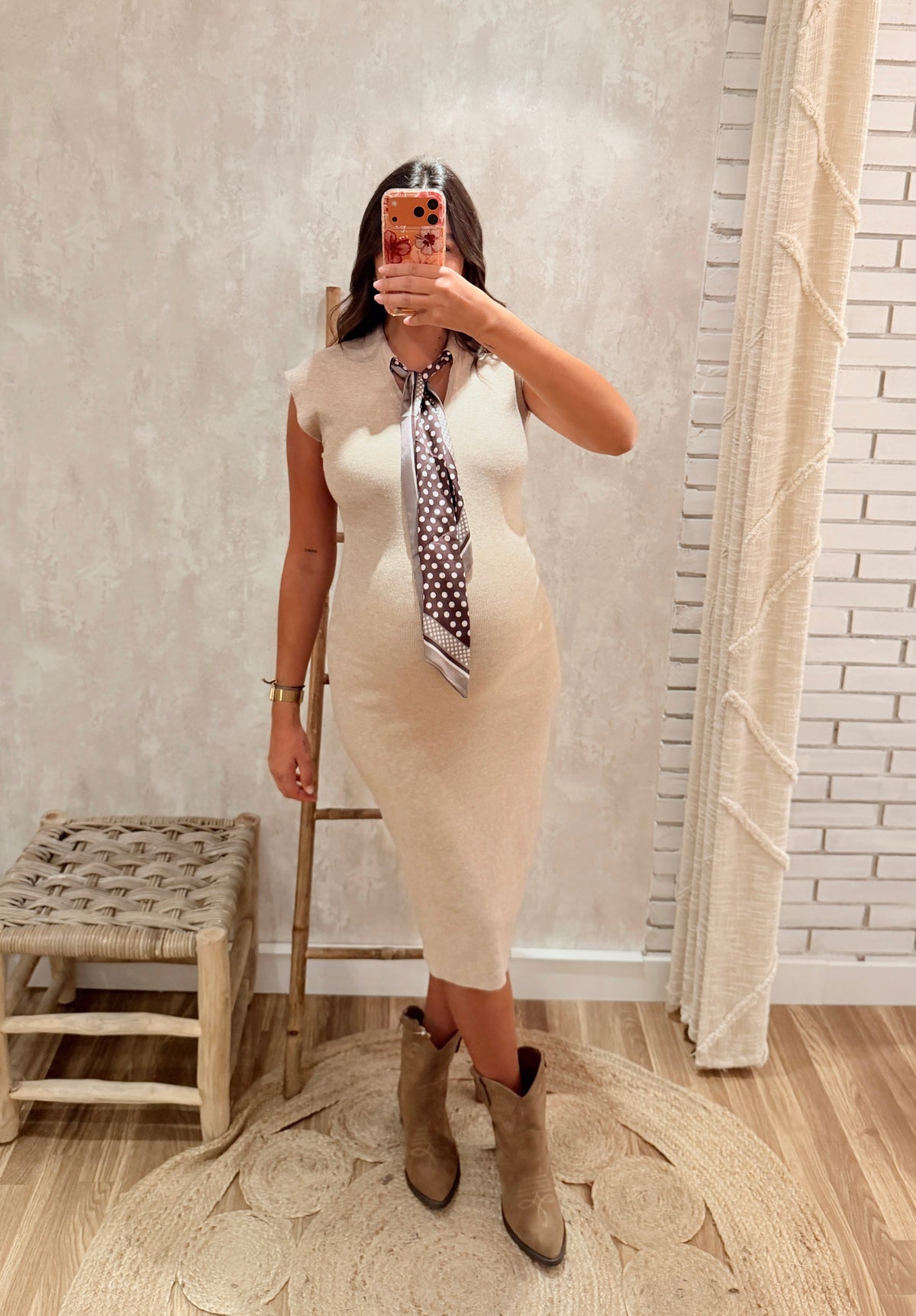 Vestido de Malha com Lenço