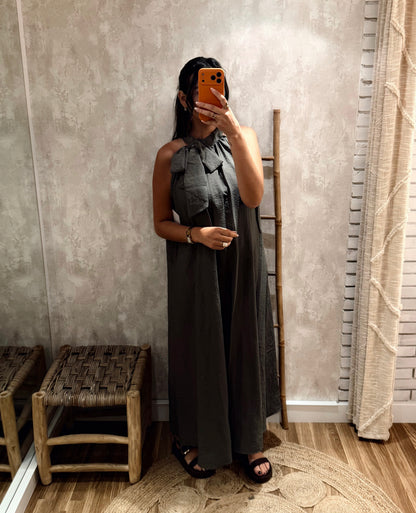 Vestido c/Decote halter c/ laço ajustável