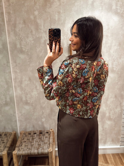 Bomber em tecido c/forro acolchoado e padrão floral - Castanho