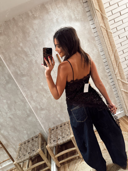 Top em tecido aveludado com lantejoulas