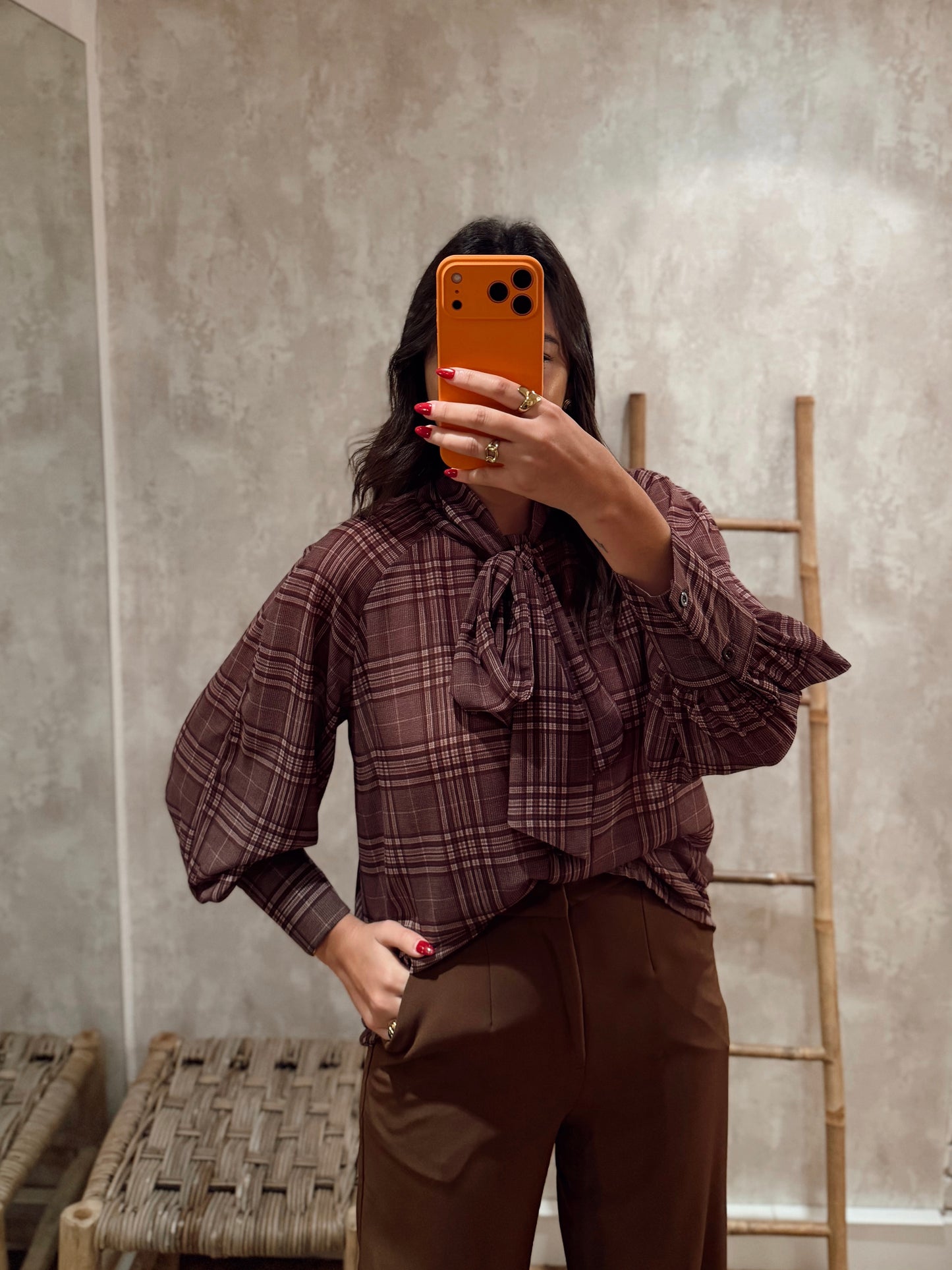 Blusa Castanha aos Quadrados com Laço no Decote