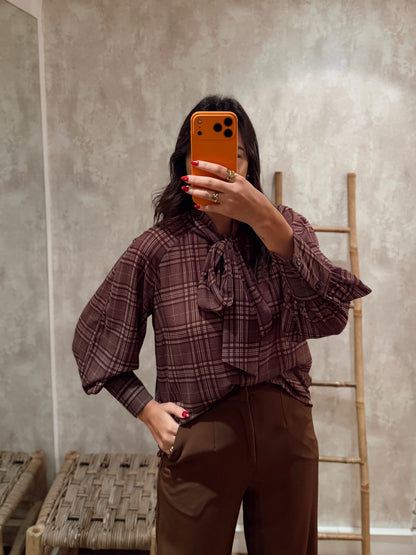 Blusa Castanha aos Quadrados com Laço no Decote