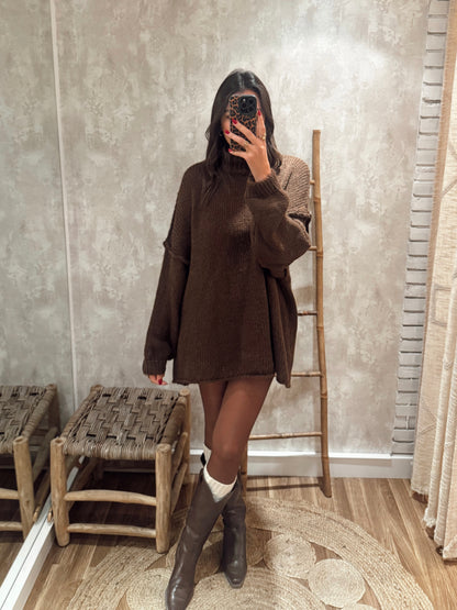 Camisolão em malha com gola alta