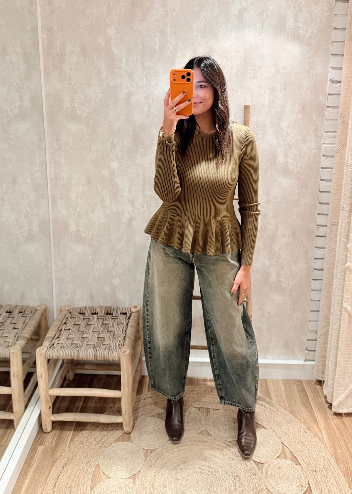 Camisola em Malha Canelada com Folho Peplum