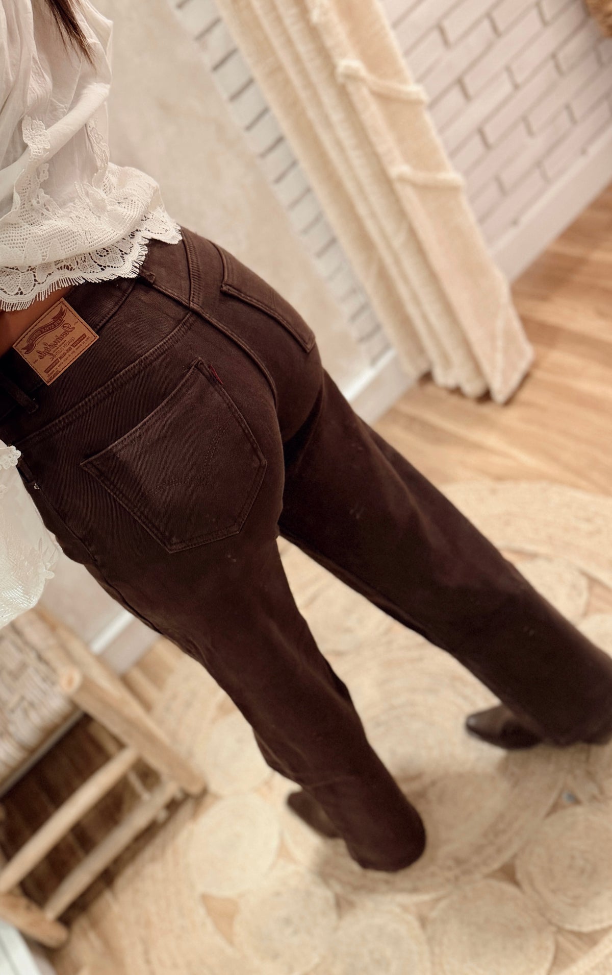 Jeans Straight Leg Cardados com Pelo
