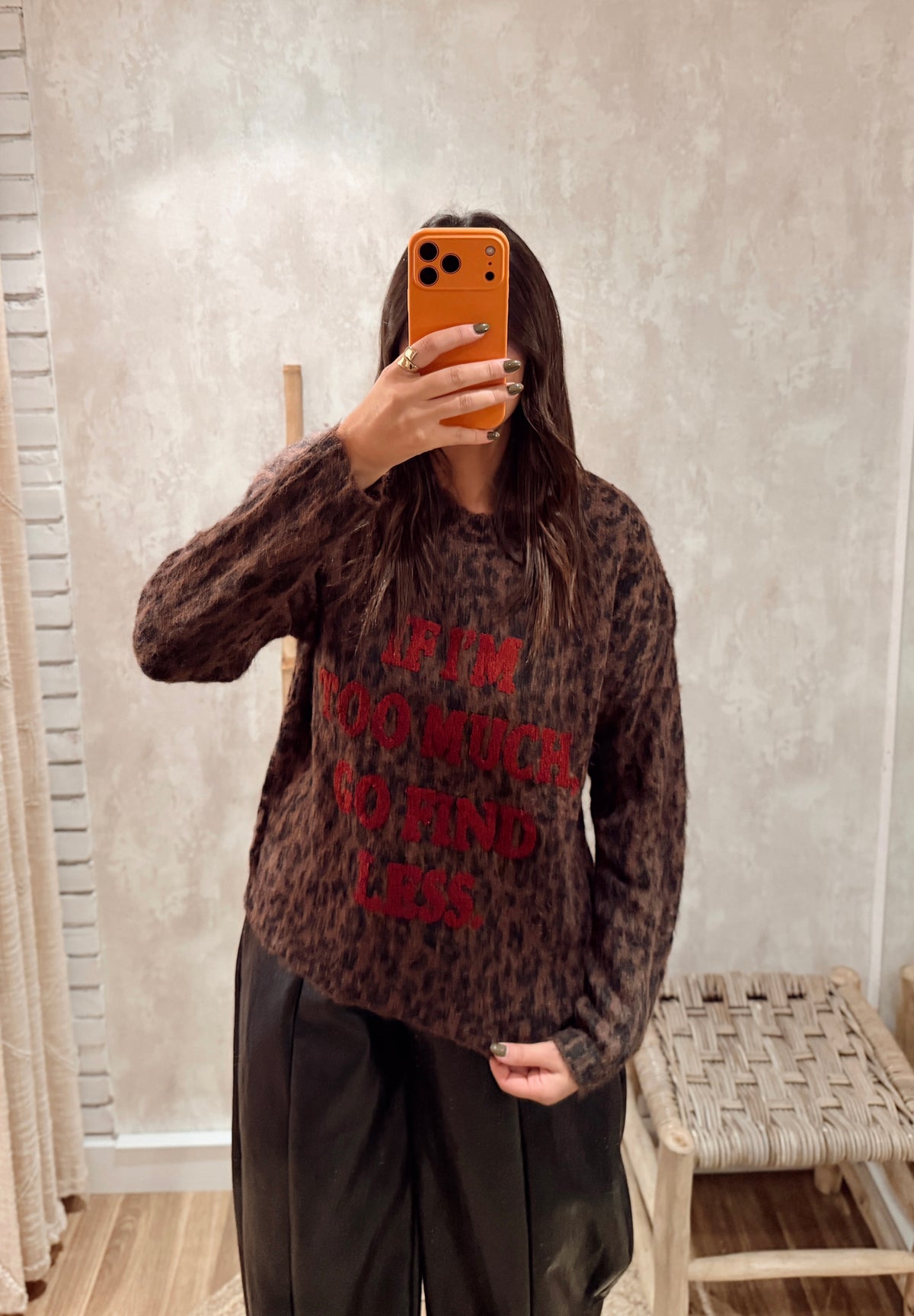 Camisola de malha leopardo com lettering vermelho