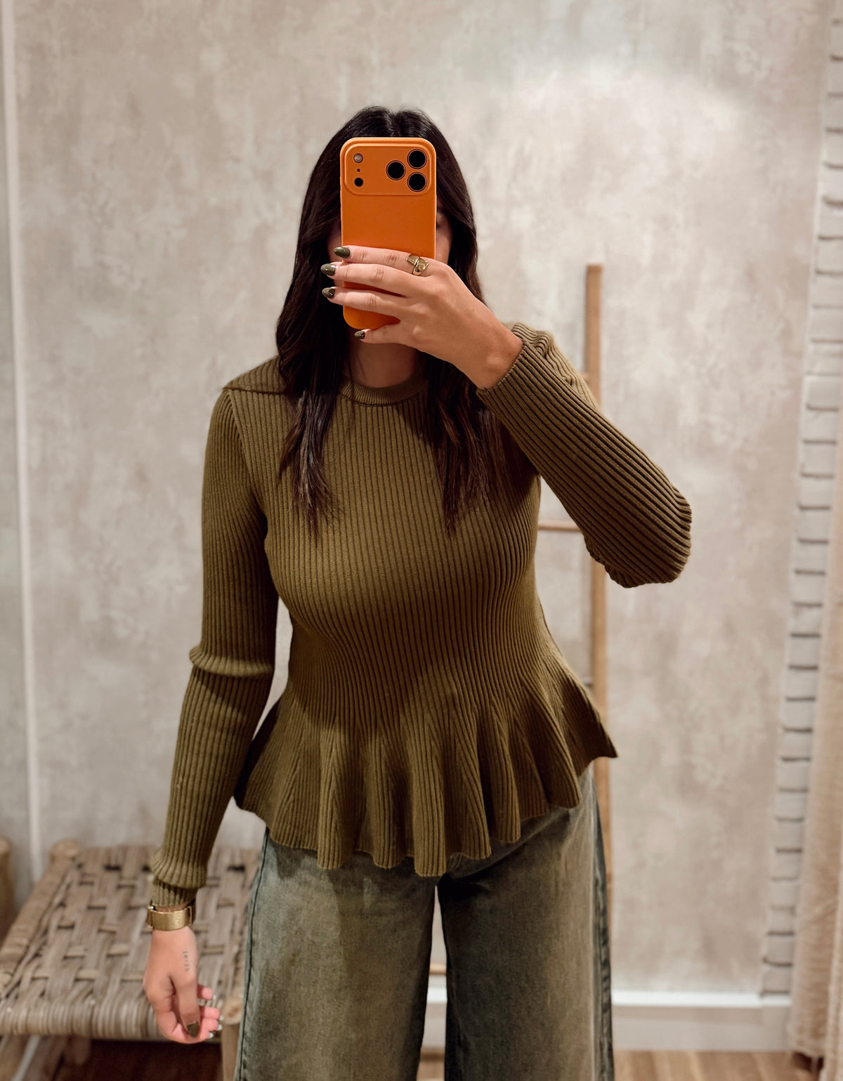 Camisola em Malha Canelada com Folho Peplum